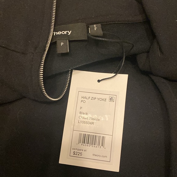 Theory Half-Zip Sweatshirt in Cloud Fleece
Comparable Value: $225.00 size P - Picture 4 of 4